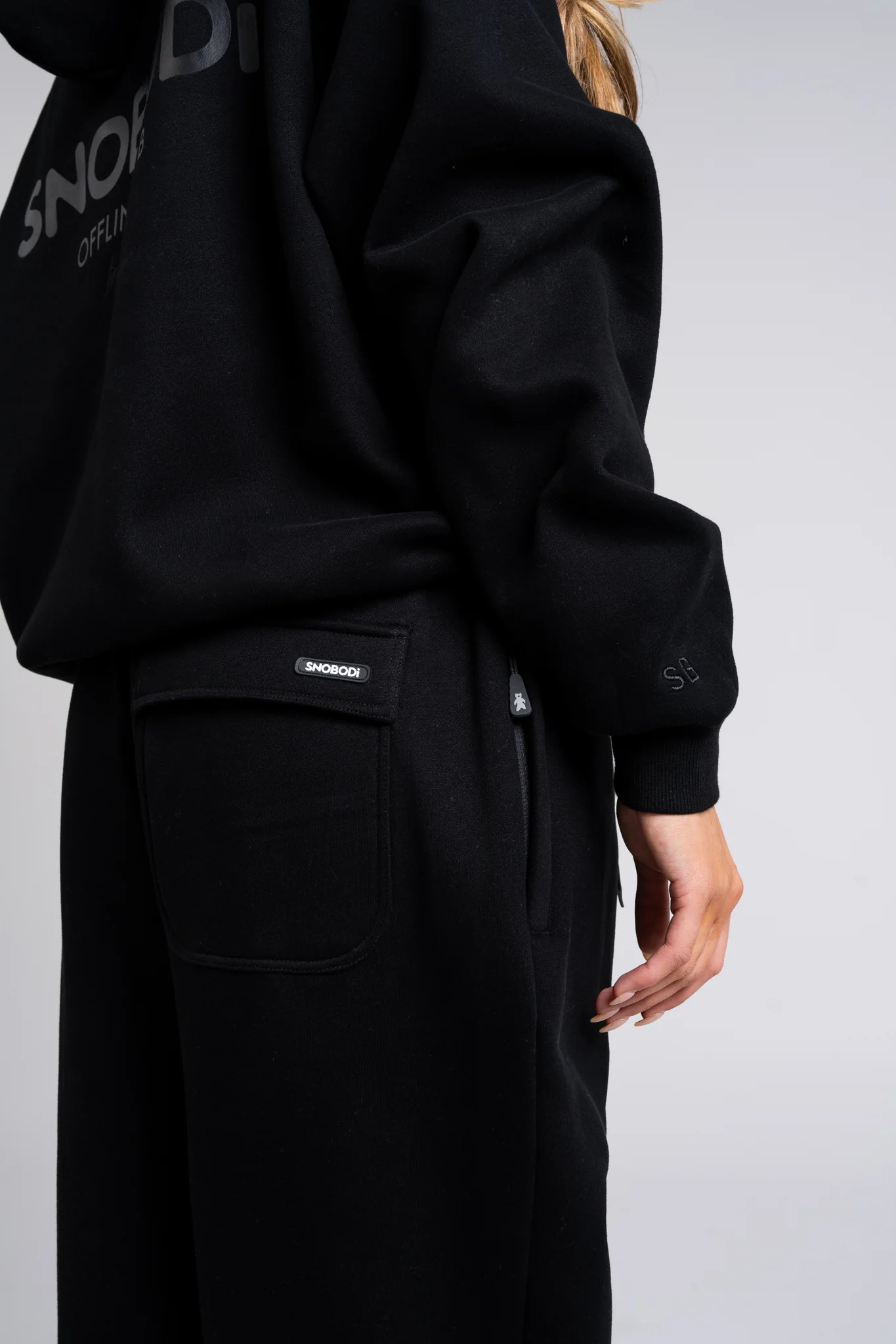 Offline Trackies - Black - Image 4