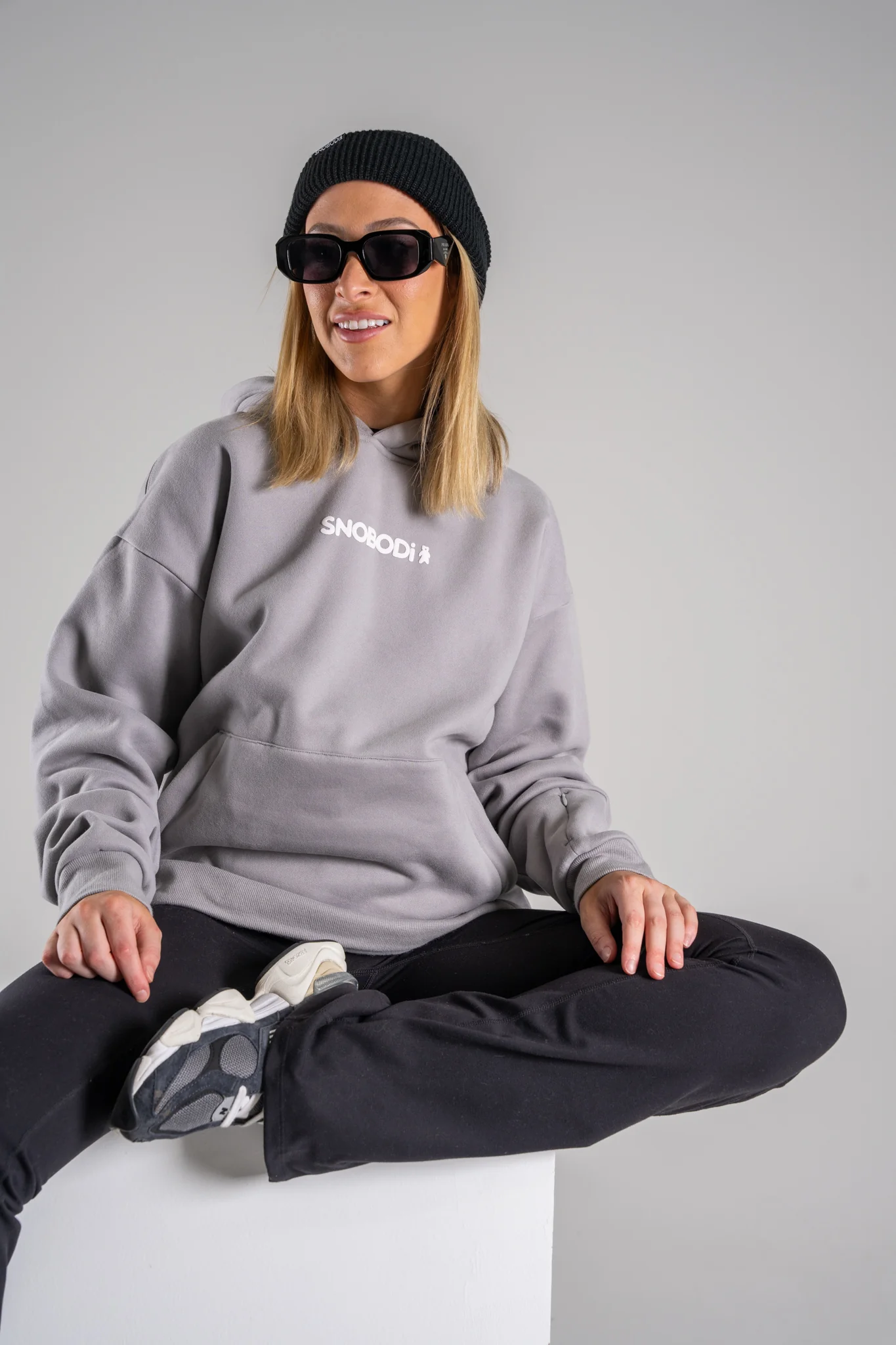 Venture Hoodie - Light Grey - Image 6
